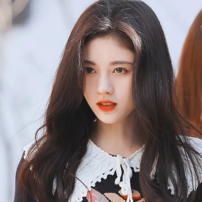 群莺乱飞